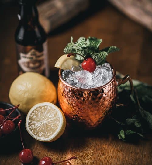 บริการเครื่องดื่มเดินเสริ์ฟ Refreshing Beverage